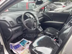 Toyota Verso 2010 Silver