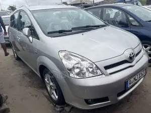 Toyota Verso 2010 Silver