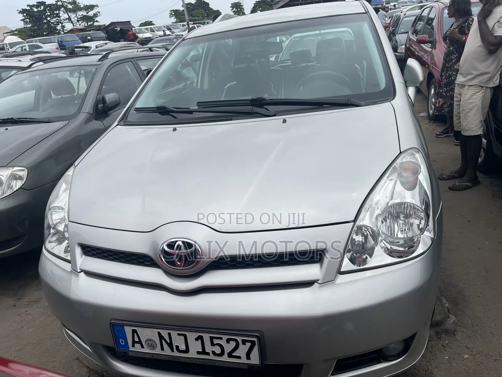 Toyota Verso 2010 Silver