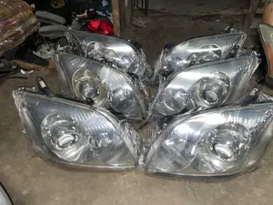 Headlamp for Avensis 2004