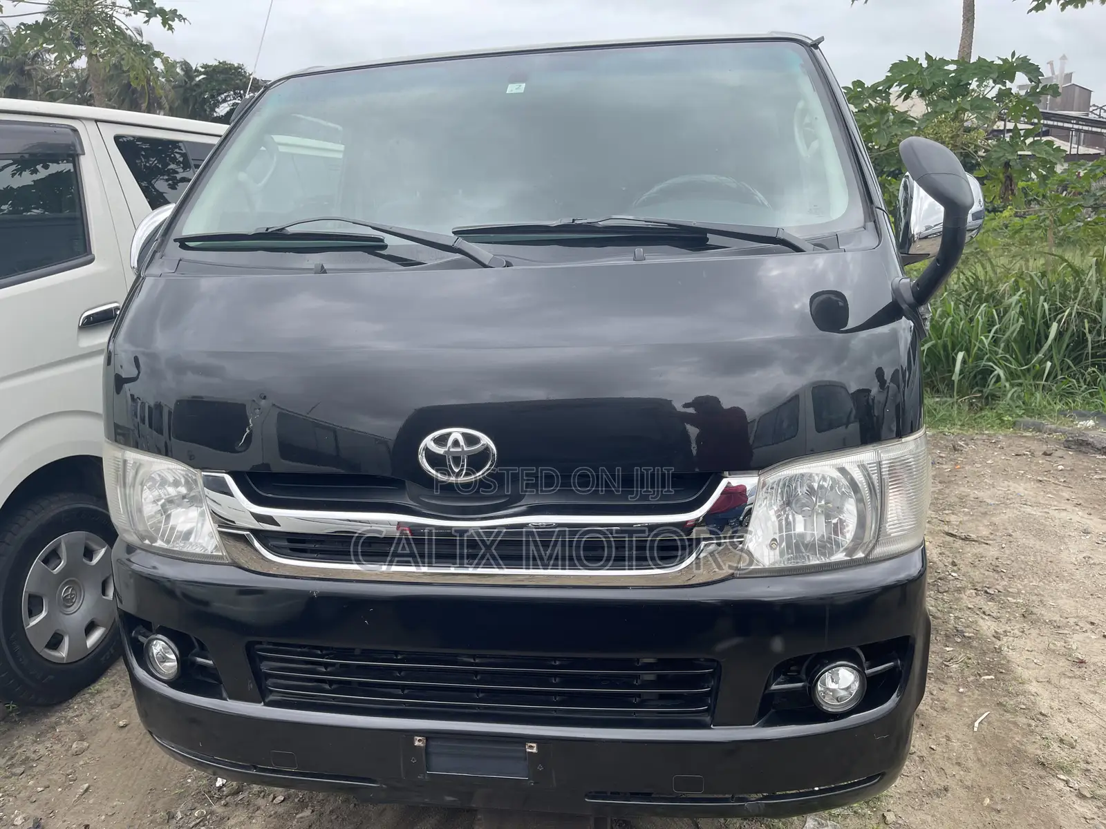 Toyota HiAce 2010 Black