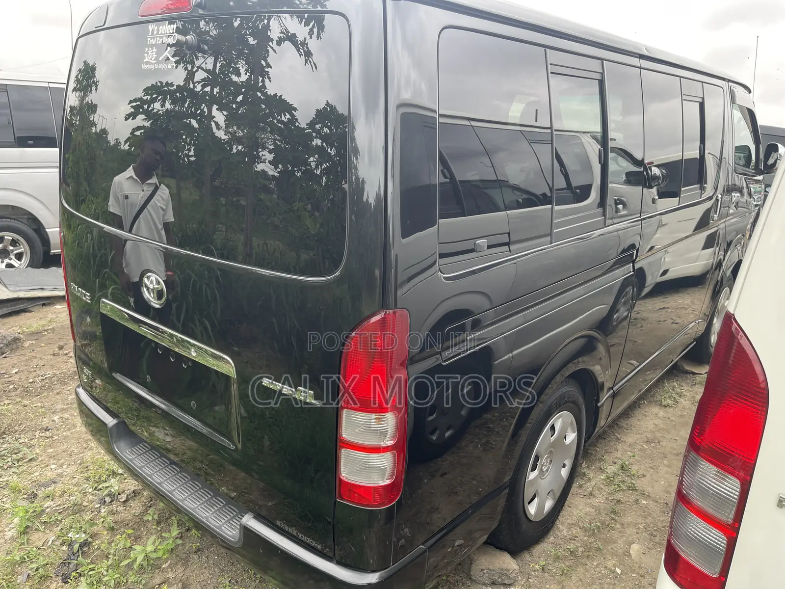 Toyota HiAce 2010 Black