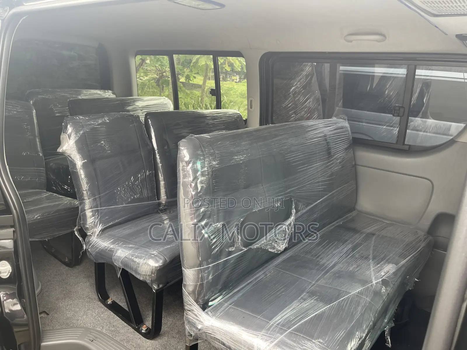 Toyota HiAce 2010 Black
