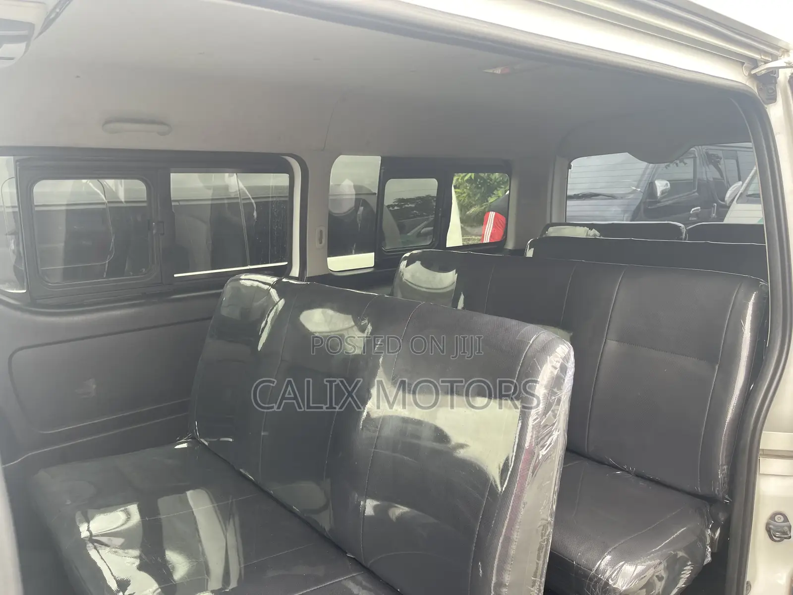Toyota HiAce 2014 White