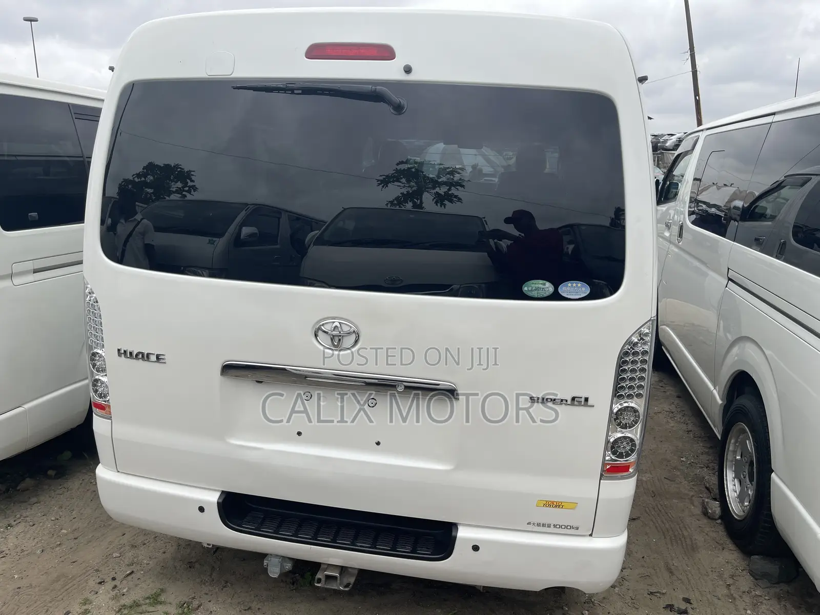Toyota HiAce 2014 White