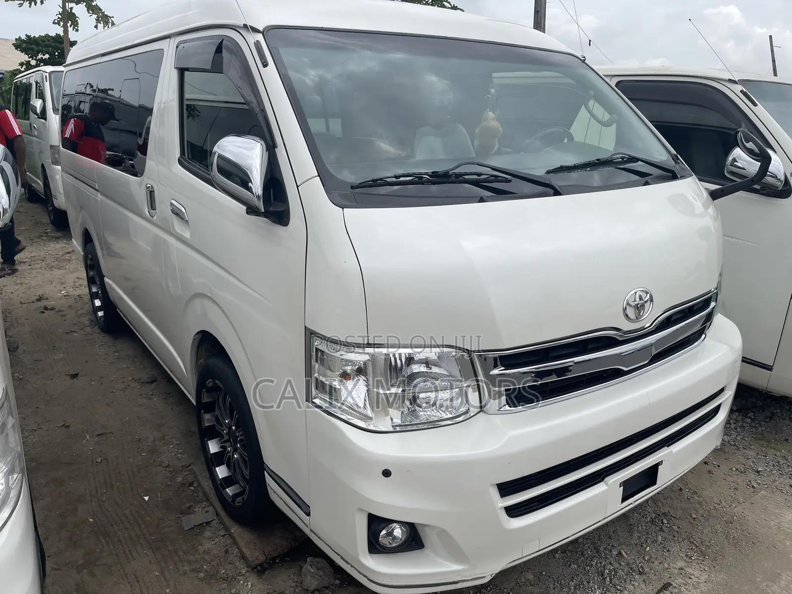 Toyota HiAce 2014 White