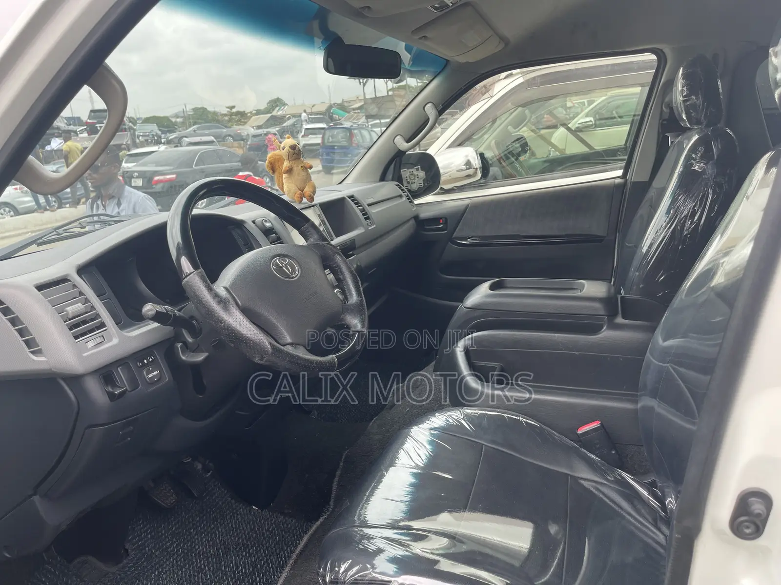 Toyota HiAce 2014 White