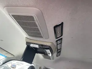 Toyota HiAce 2014 White