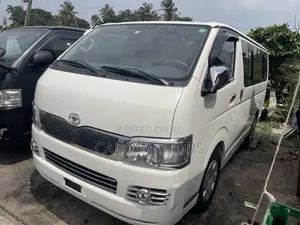 Toyota HiAce 2011 White