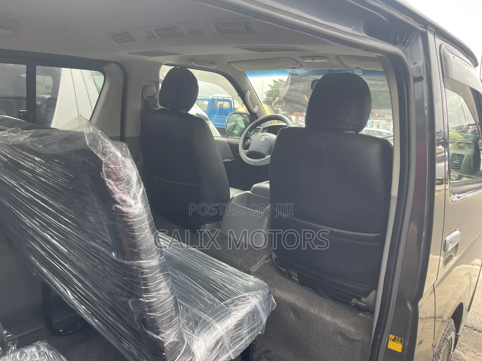 Toyota HiAce 2012 Black