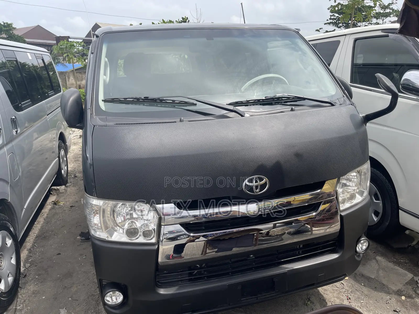 Toyota HiAce 2012 Black