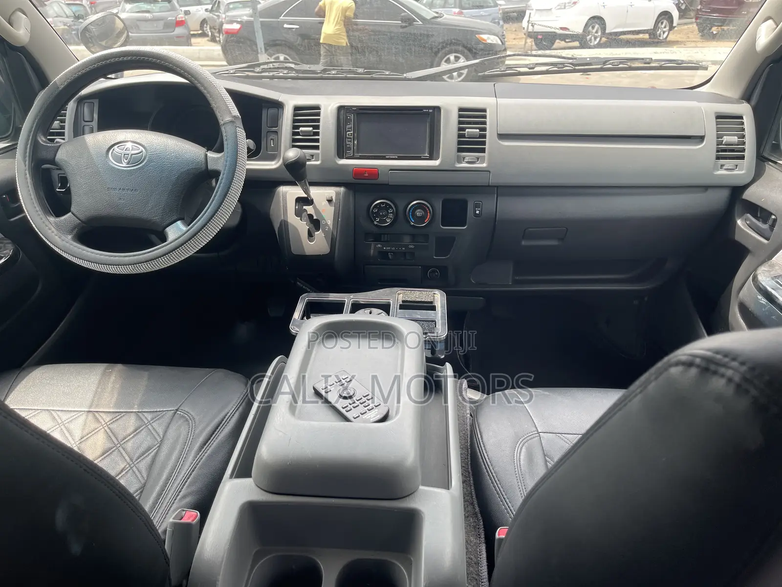 Toyota HiAce 2012 Black