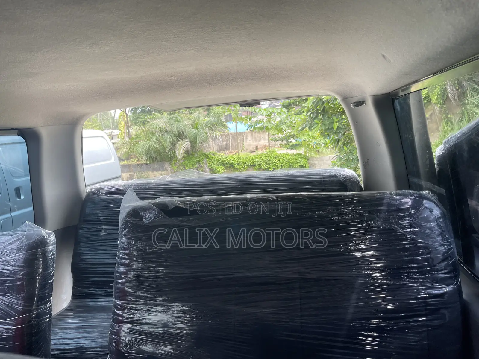 Toyota HiAce 2012 Black