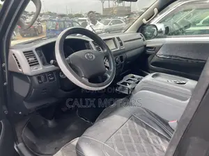 Toyota HiAce 2012 Black