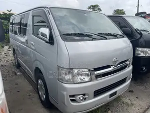 Toyota HiAce 2012 Silver