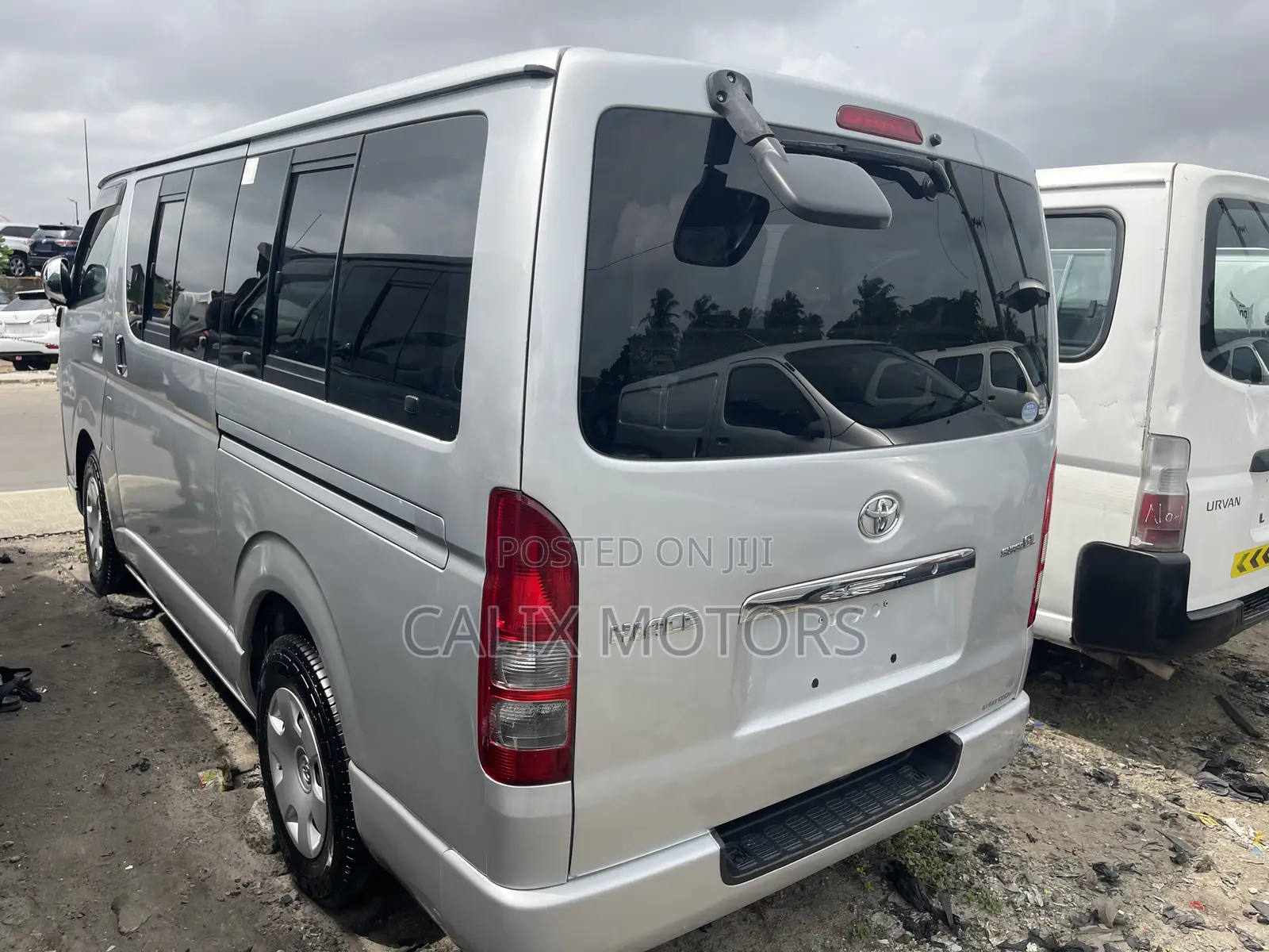Toyota HiAce 2012 Silver