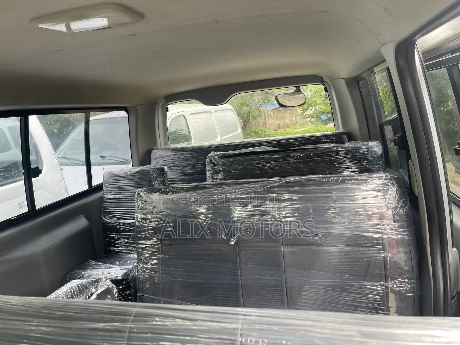 Toyota HiAce 2012 Silver