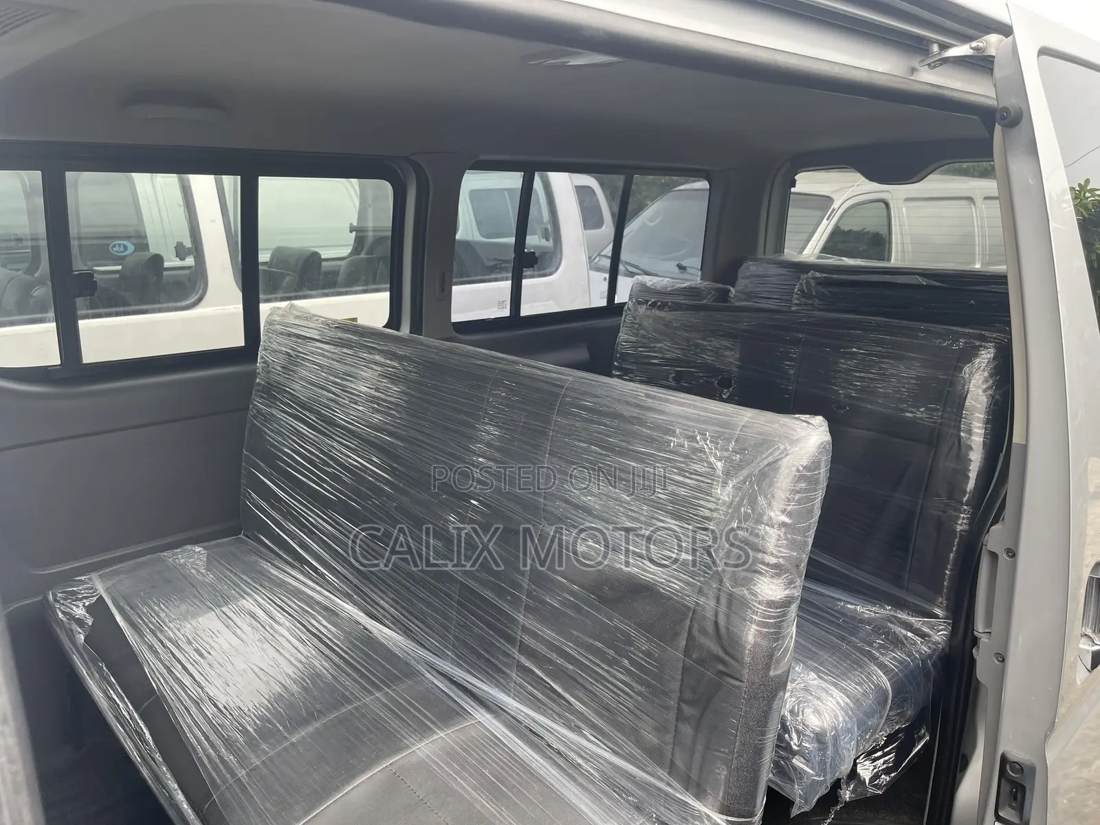 Toyota HiAce 2012 Silver