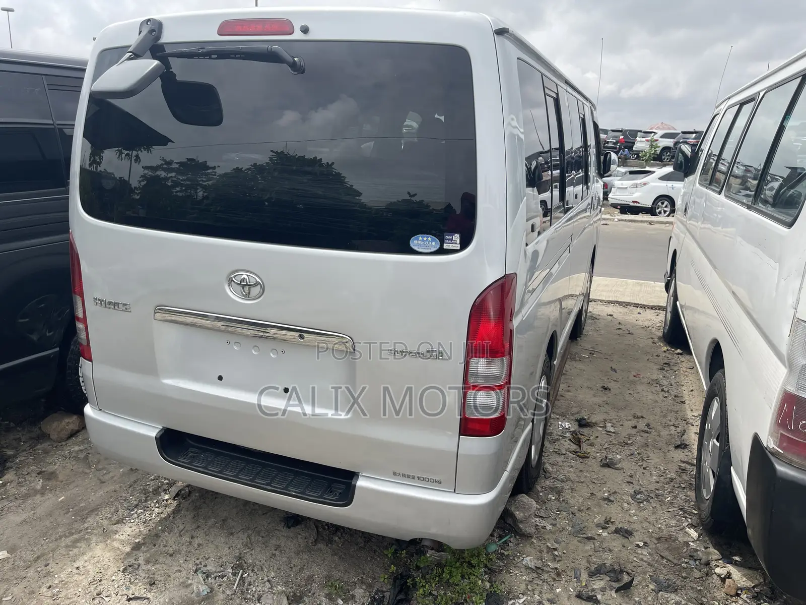 Toyota HiAce 2012 Silver