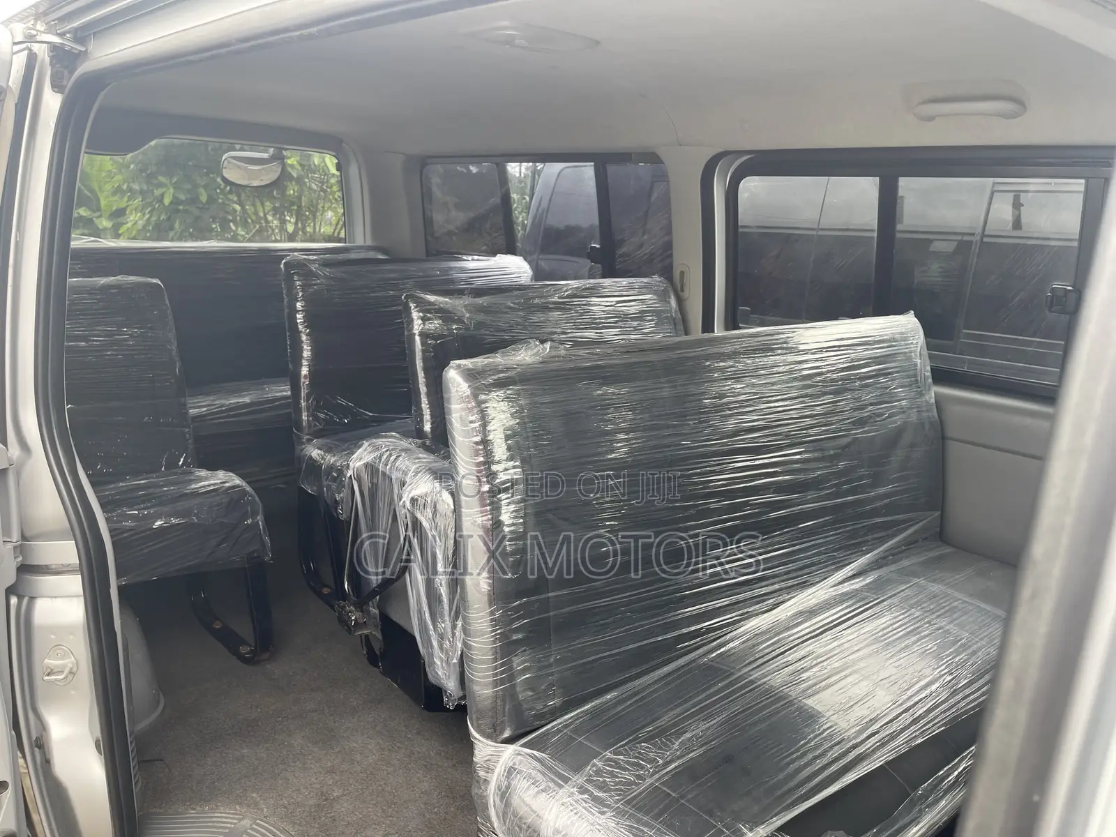 Toyota HiAce 2012 Silver