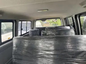 Toyota HiAce 2012 Silver