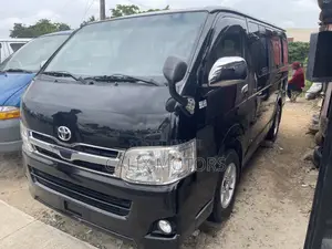Toyota HiAce 2011 Black