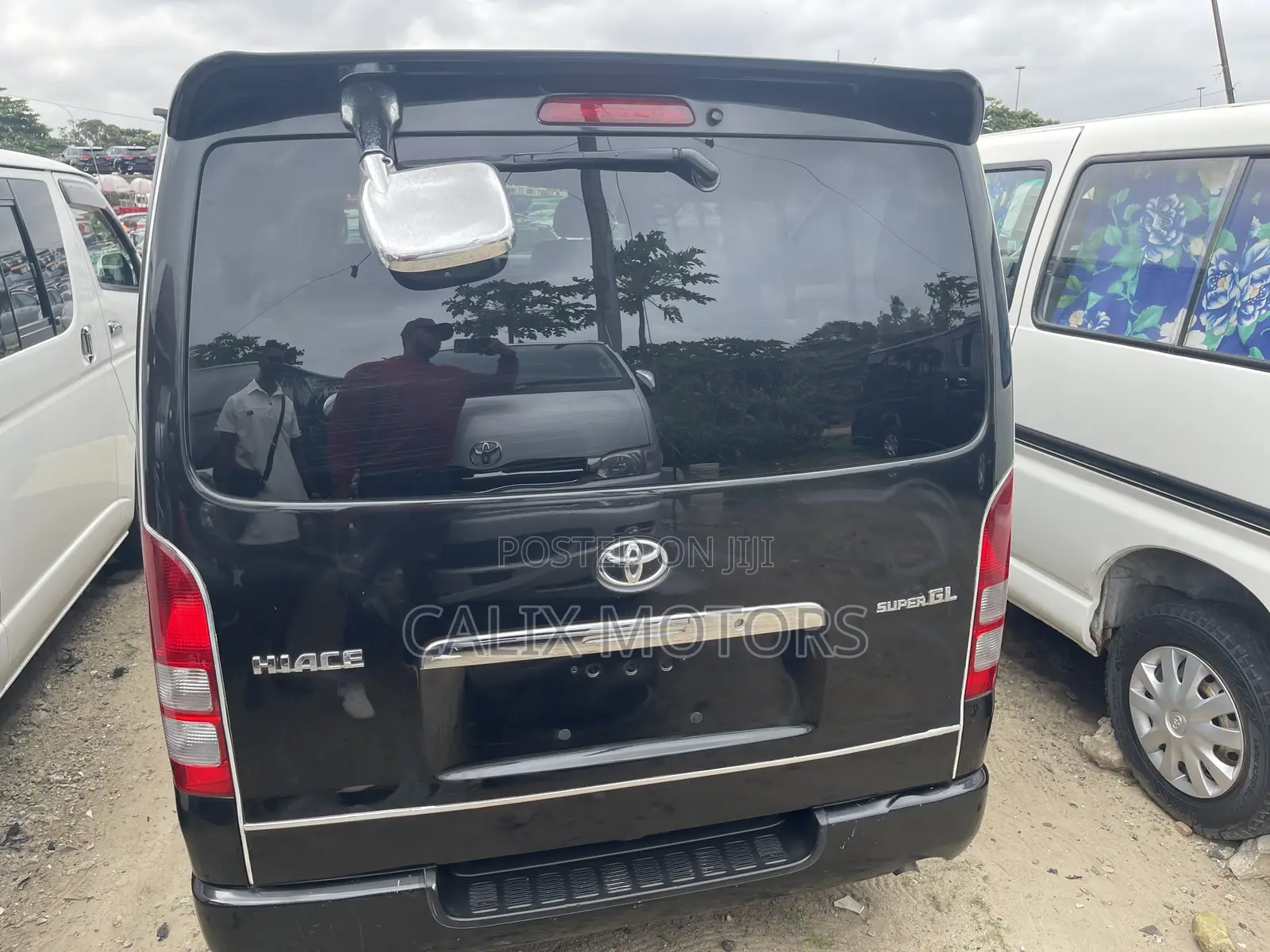 Toyota HiAce 2010 Black