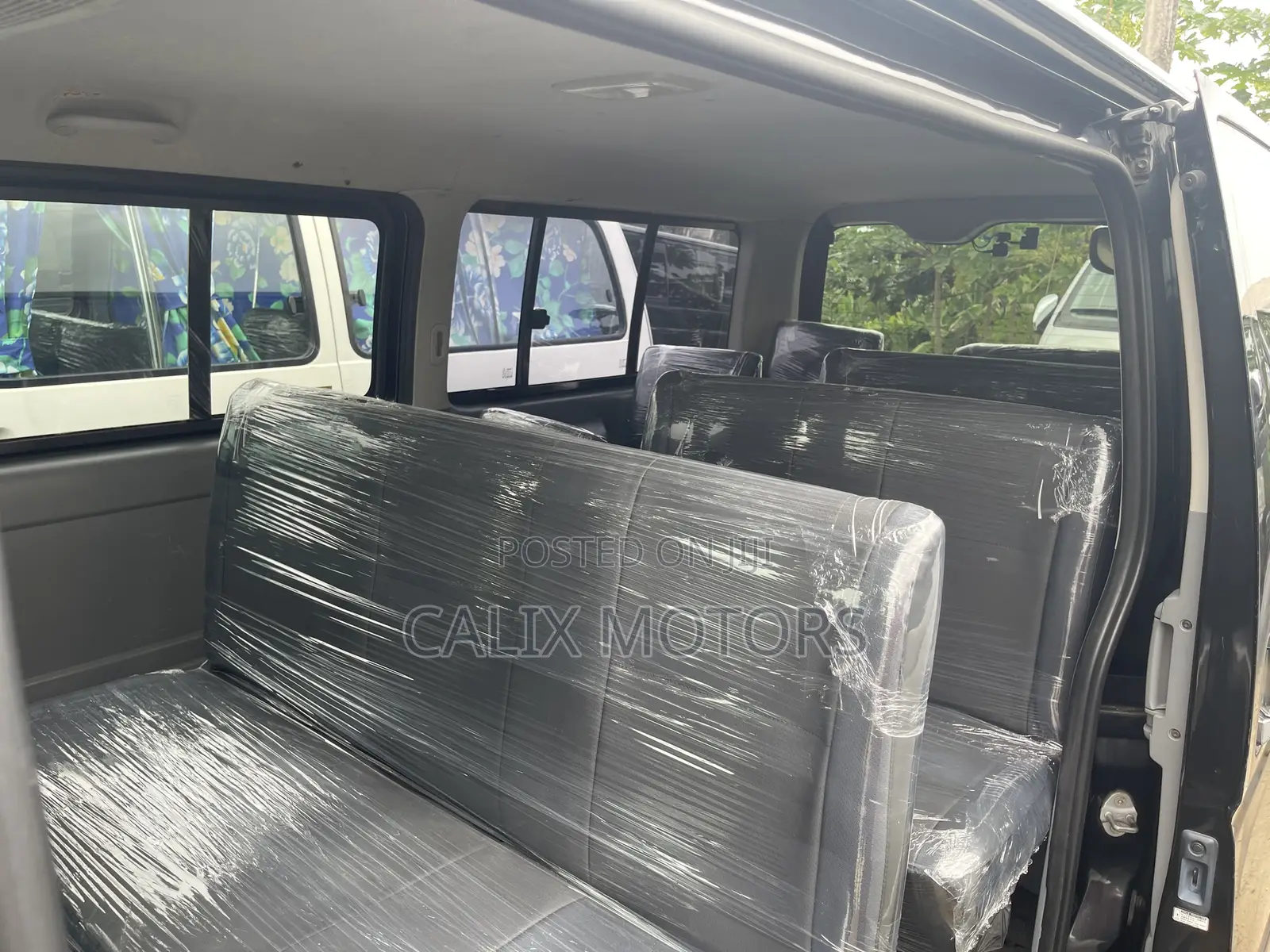 Toyota HiAce 2010 Black