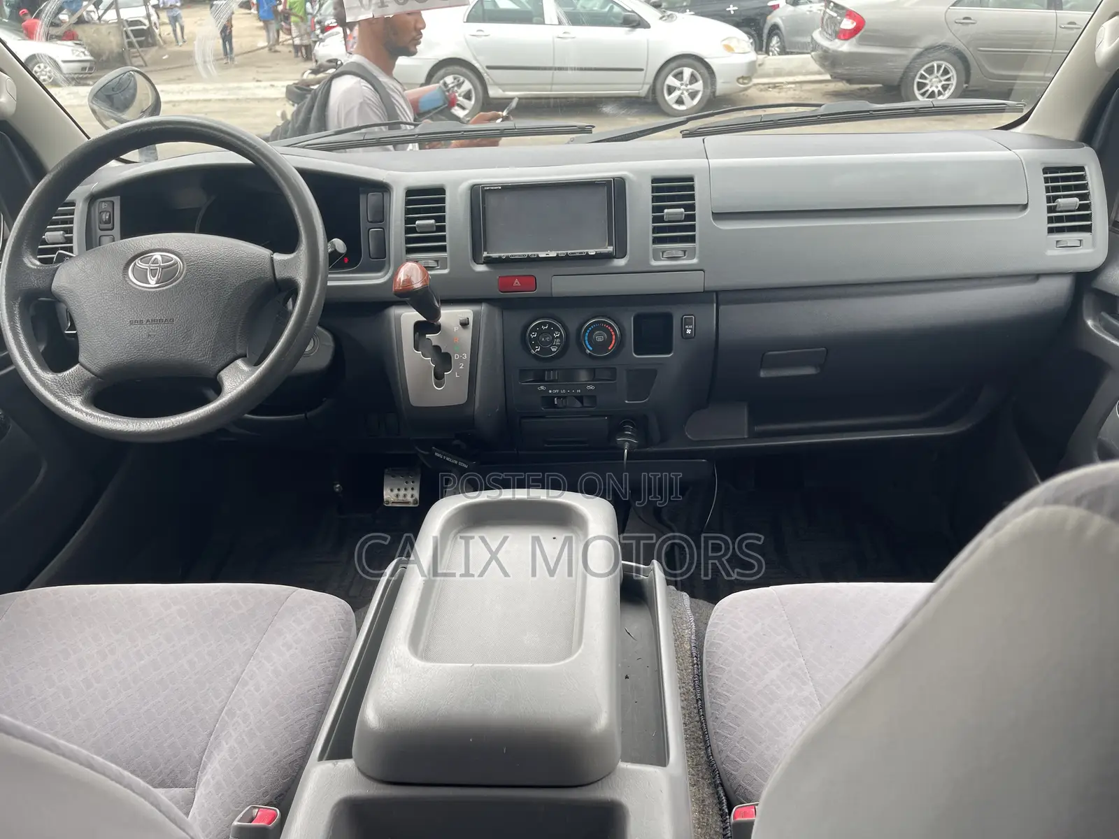 Toyota HiAce 2010 Black