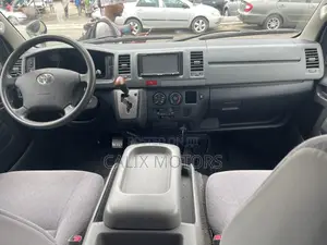 Toyota HiAce 2010 Black