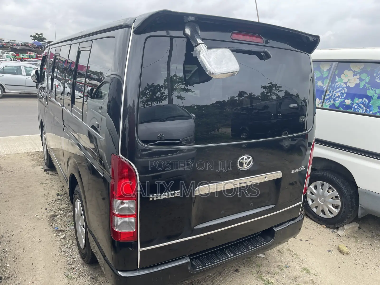Toyota HiAce 2010 Black