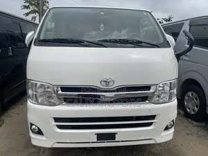 Toyota HiAce 2011 White