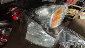 Head Light Armada 2008
