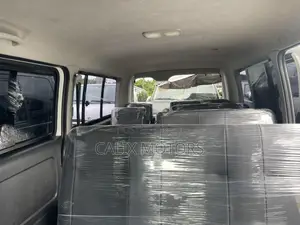 Toyota HiAce 2011 White