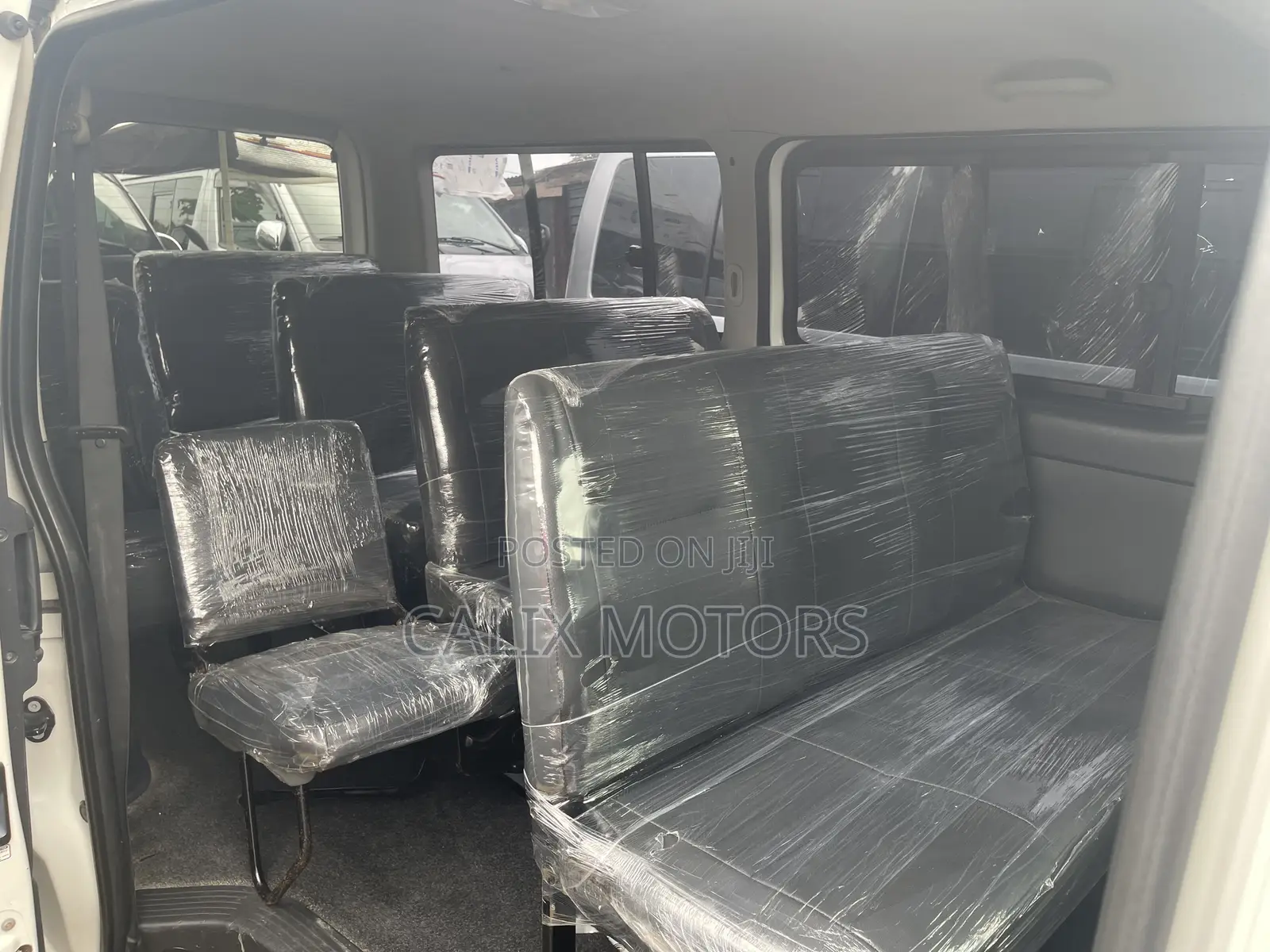 Toyota HiAce 2011 White