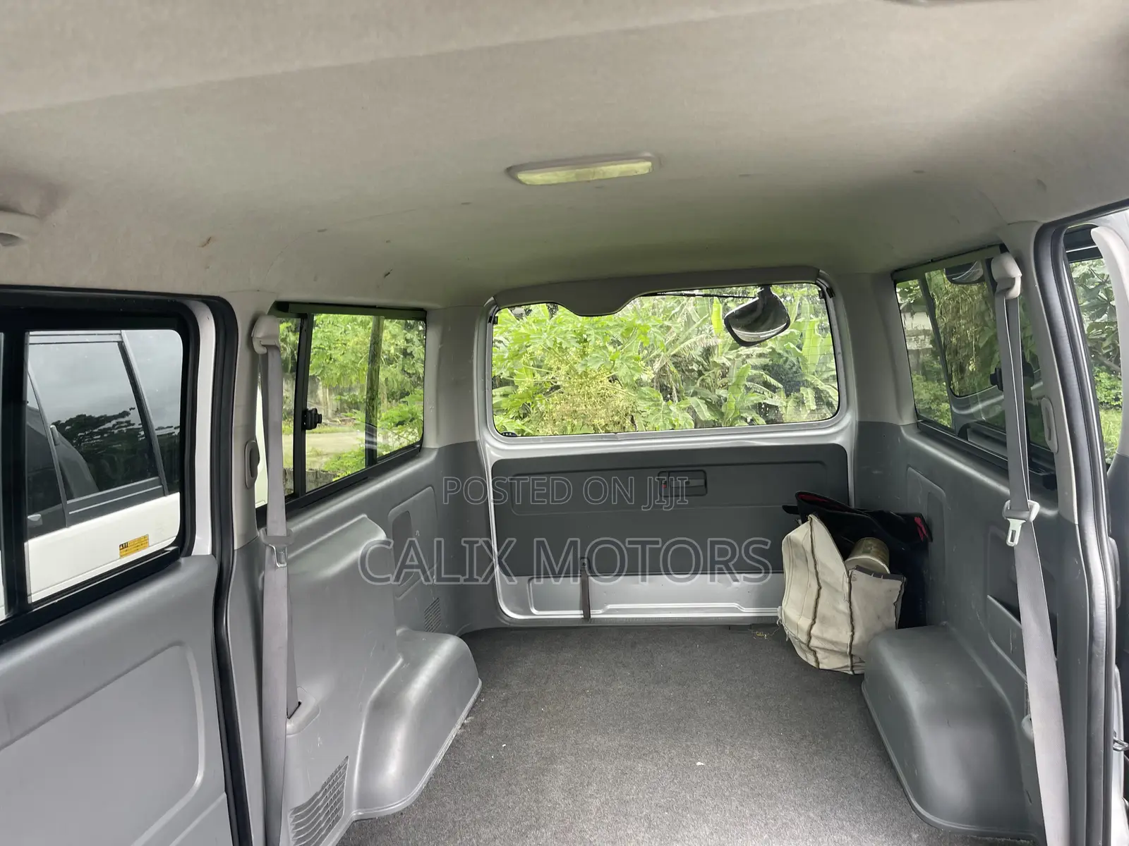 Toyota HiAce 2012 Silver