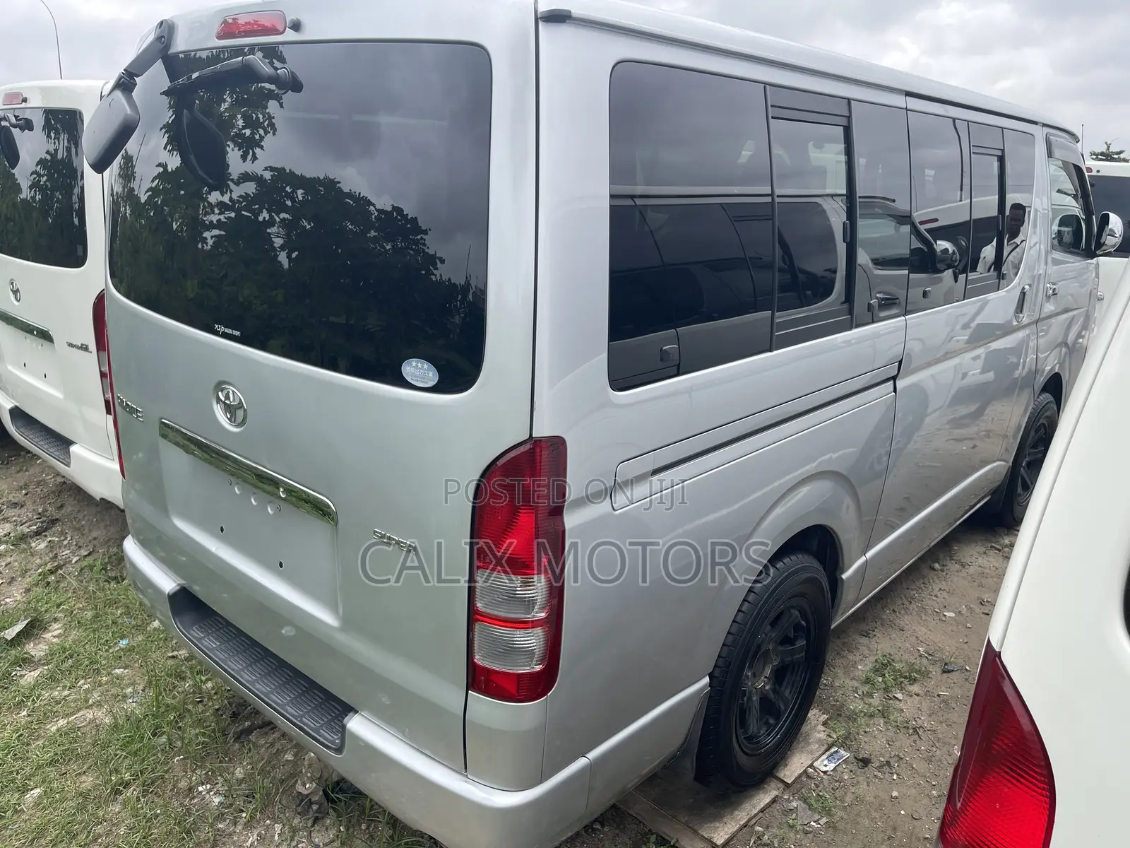 Toyota HiAce 2012 Silver