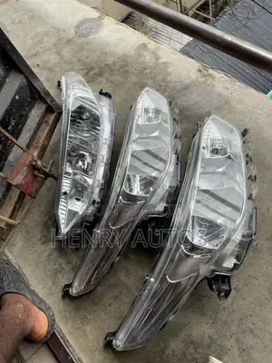 Headlights Yaris 2018 Saloon