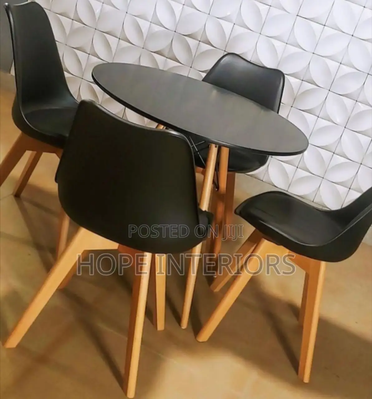 Round Restaurant Chair and Table