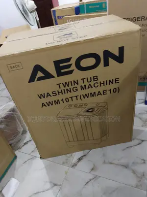 New Look 10kg Twin Tub Top Load Washing Machine.