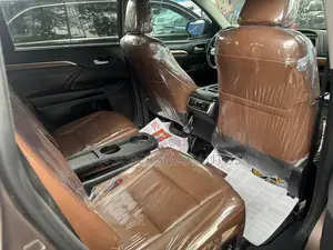 Toyota Highlander Limited Platinum 2019 Gold
