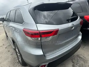 Toyota Highlander 2018 Silver