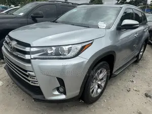 Toyota Highlander 2018 Silver