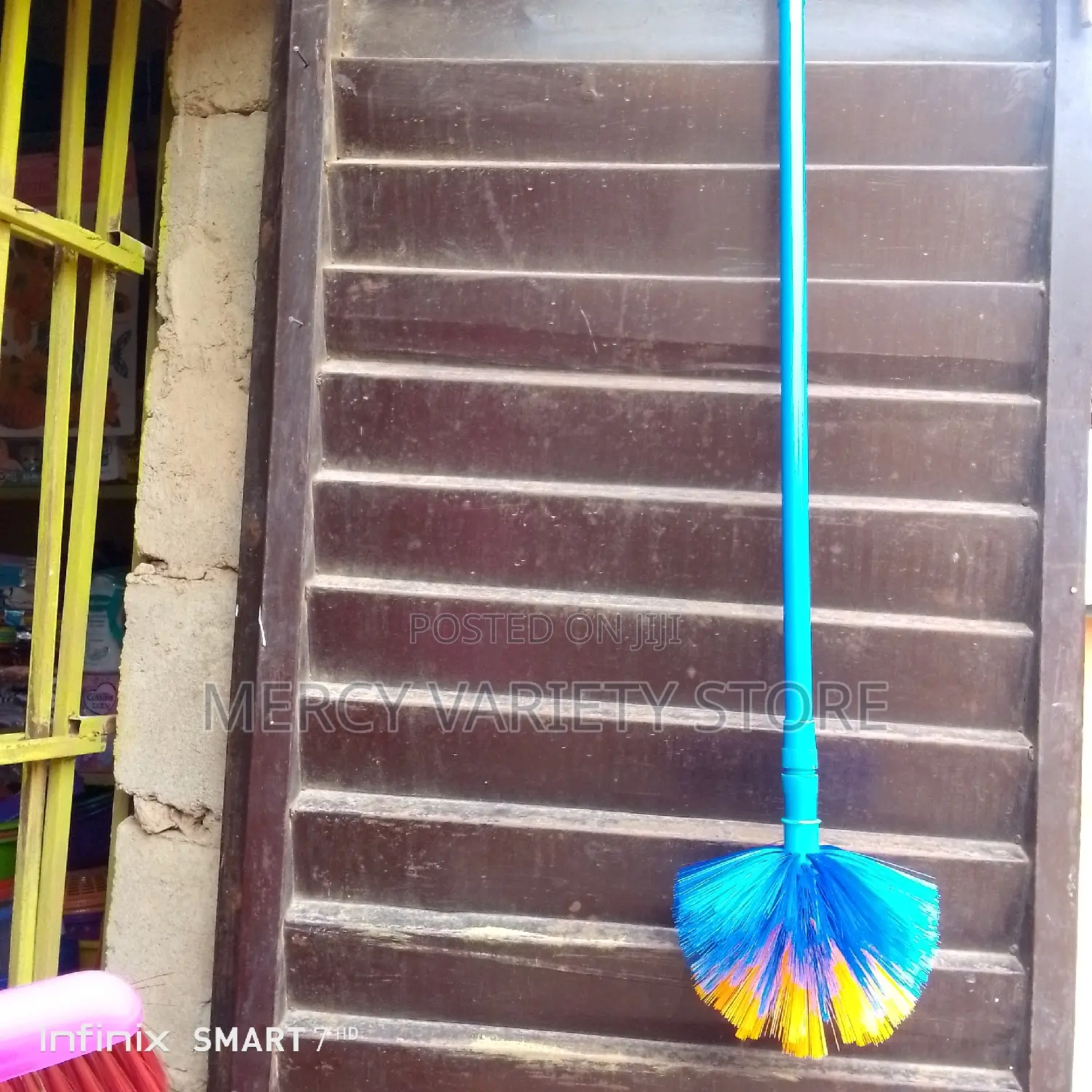 Adjustable Cobweb Brush and Dust Remover