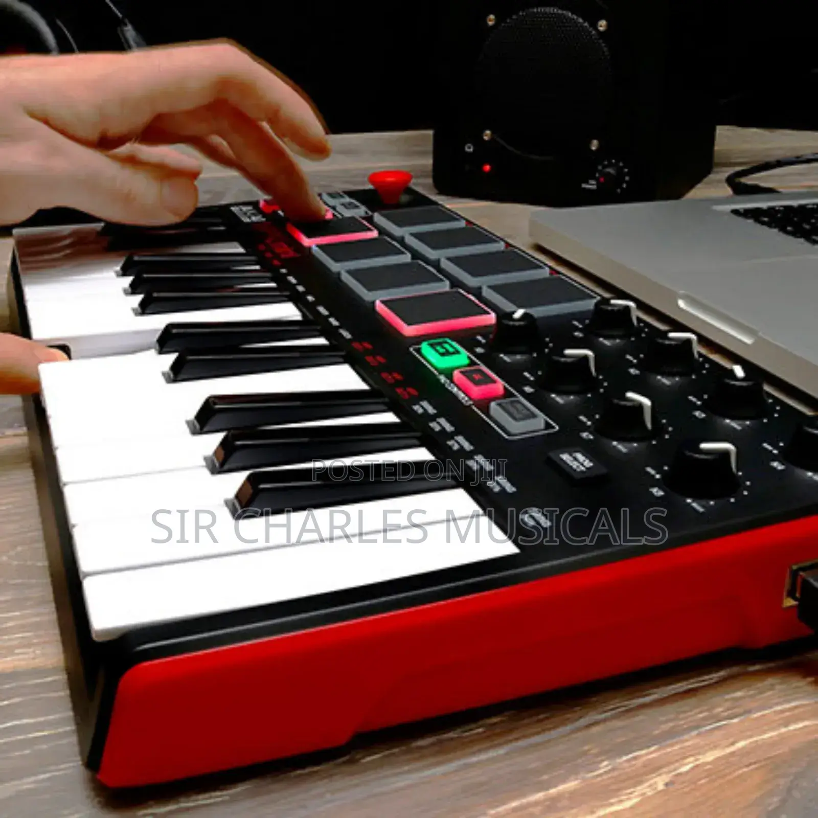 Akai Mini Keyboard