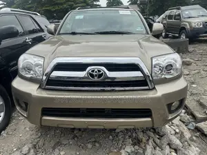 Toyota 4-Runner Limited 4x4 V6 2006 Gold
