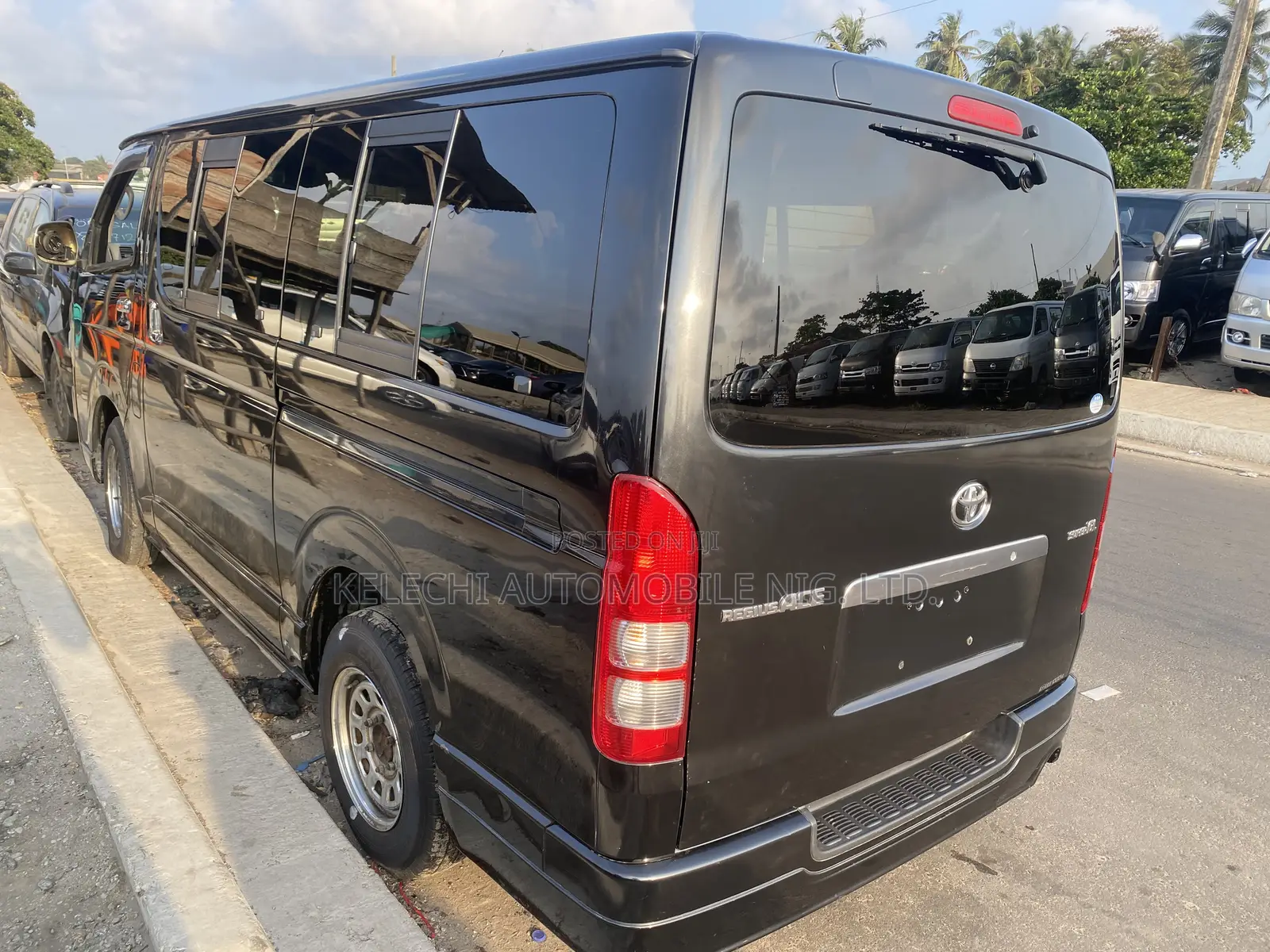 Toyota HiAce 2012 Black