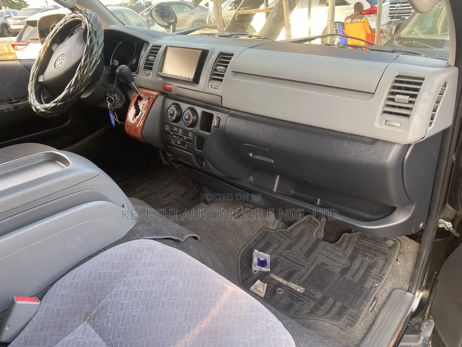 Toyota HiAce 2012 Black