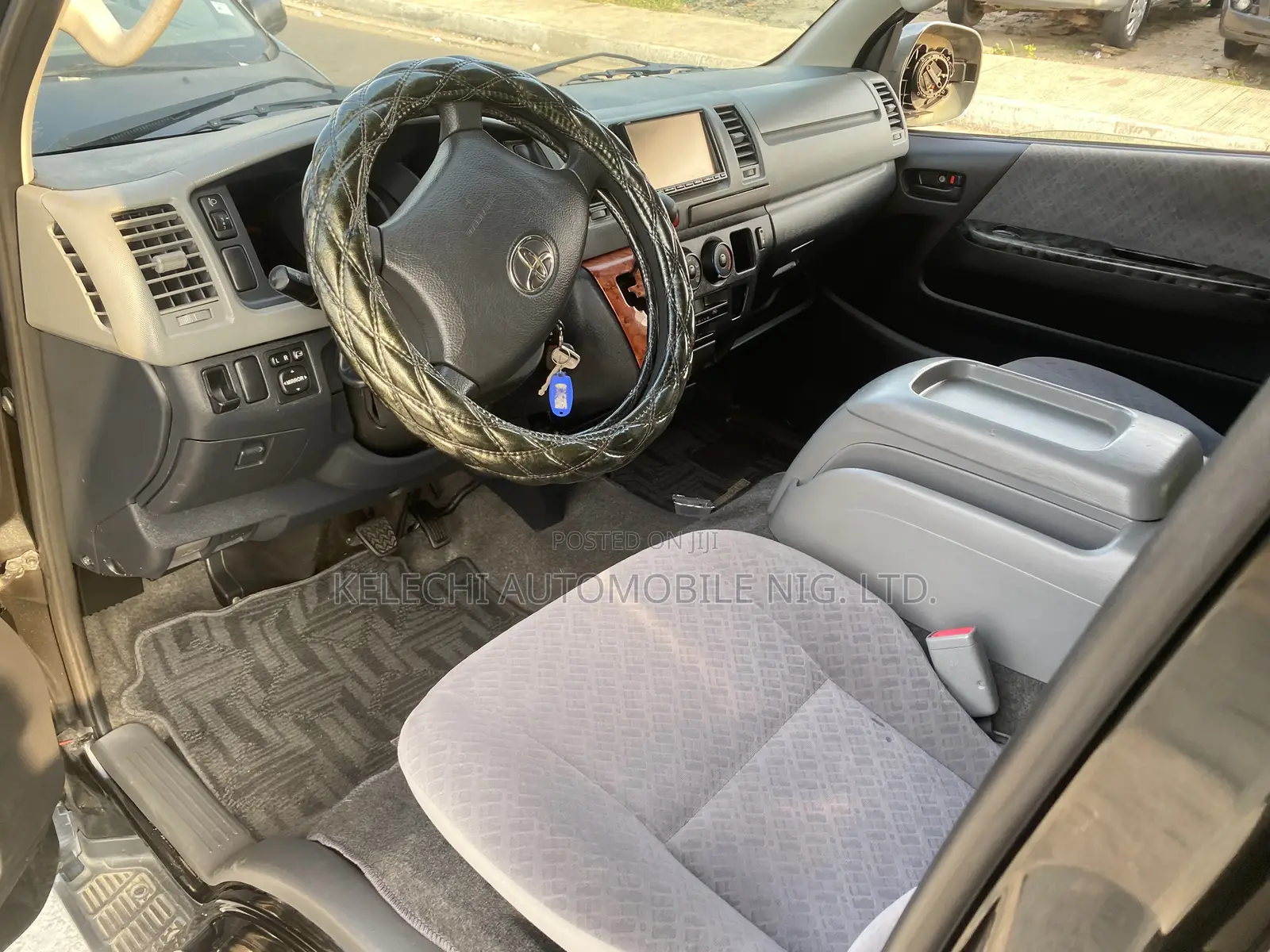 Toyota HiAce 2012 Black