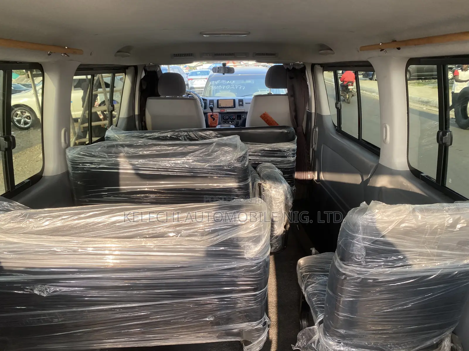 Toyota HiAce 2012 Black